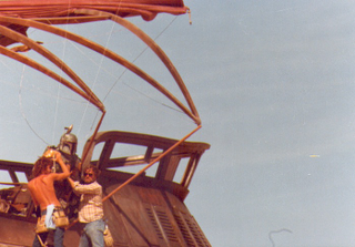 Illustration for article titled Secret behind-the-scenes Star Wars photos show the final flight of Boba Fett